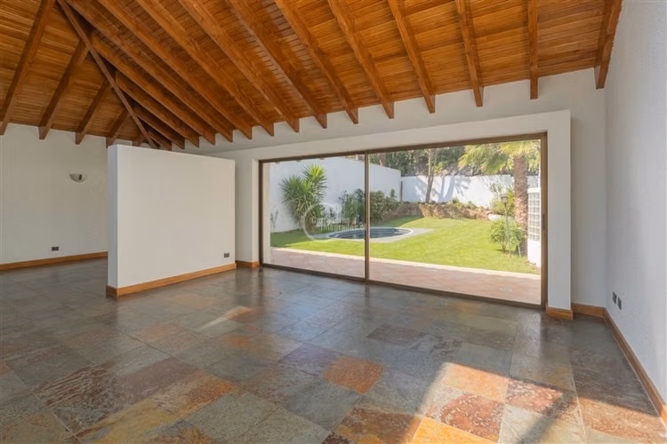 Encanto arquitectónico y vida familiar en Quinchamalí