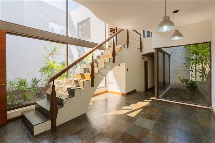 Encanto arquitectónico y vida familiar en Quinchamalí