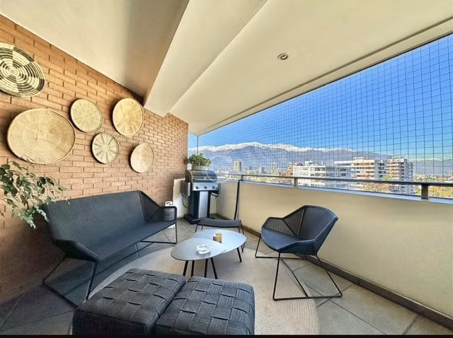 En el mejor edificio sector Las Lilas lujoso amplio dpto 4D.