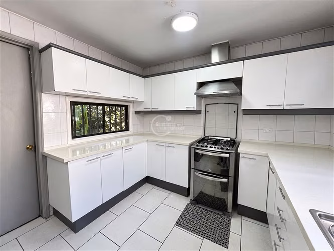 Venta Casa 4 Dormitorios La Dehesa, Lo Barnechea - Imagen 11
