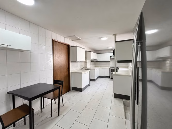 Venta Casa 4 Dormitorios La Dehesa, Lo Barnechea - Imagen 13