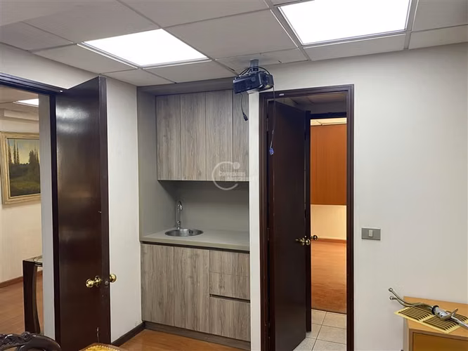 Oficina en venta en Providencia, metro Pedro de Valdivia