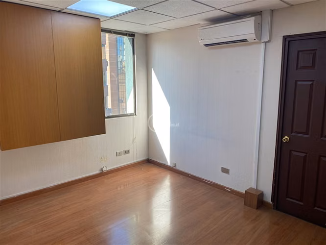 Oficina en venta en Providencia, metro Pedro de Valdivia