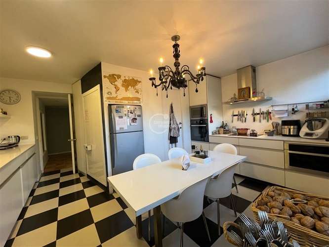 Venta departamento 2D 4B Las Condes a pasos VMA con jardín - Imagen 3