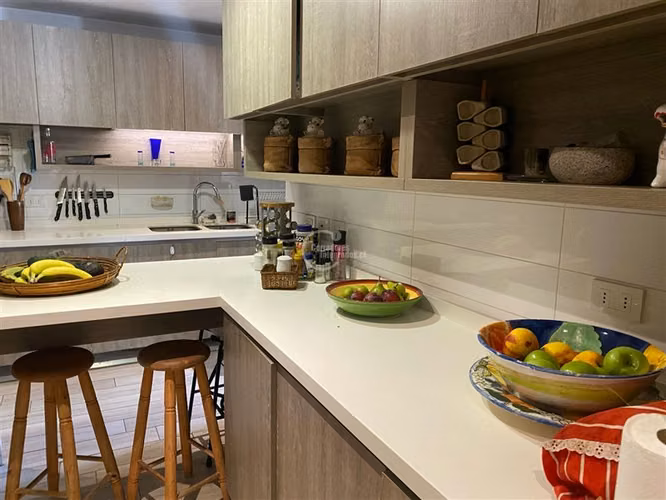 Depto Venta 3 dorm. y salita. Estac y Bodega Lo Barnechea