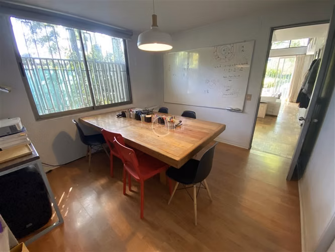 Casa en venta de 8 dorm. en Vitacura