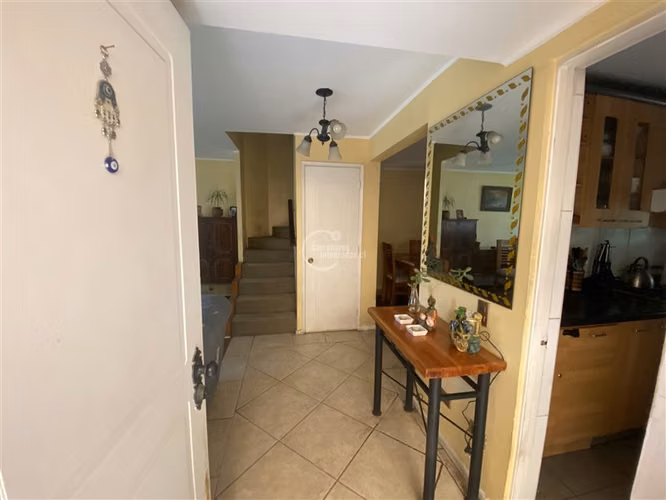 Casa en venta de 5 dorm. en Huechuraba - Imagen 3