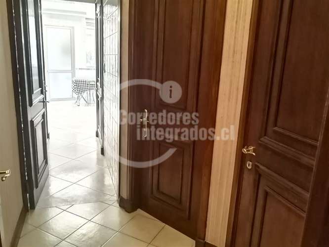 Primer Piso con Jardin, 5 dorm. - Imagen 13