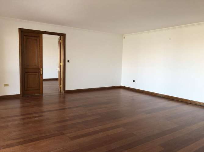 Primer Piso con Jardin, 5 dorm. - Imagen 5
