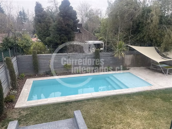 Casa en venta de 3 dorm. en Vitacura, servicios, remodelada - Imagen 7