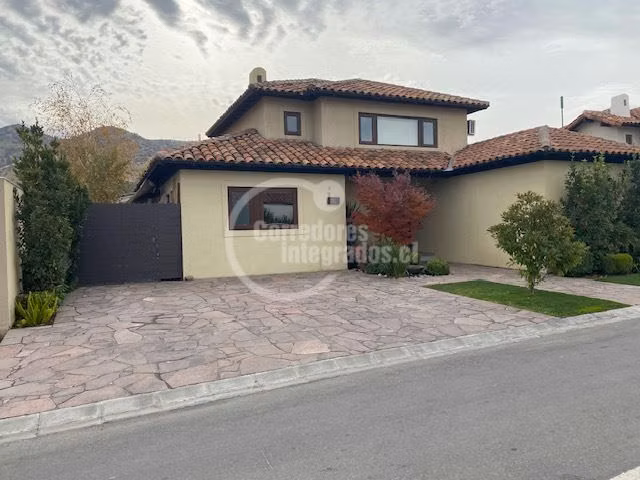 Casa en venta condominio, 4 dormitorios, Chicureo Colina
