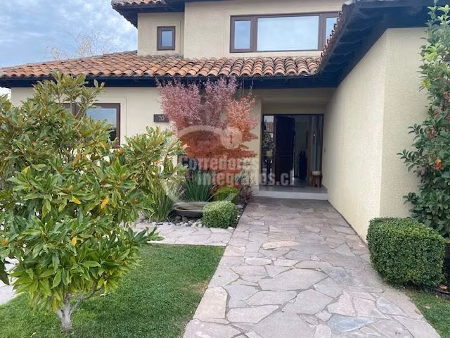 Casa en venta condominio, 4 dormitorios, Chicureo Colina