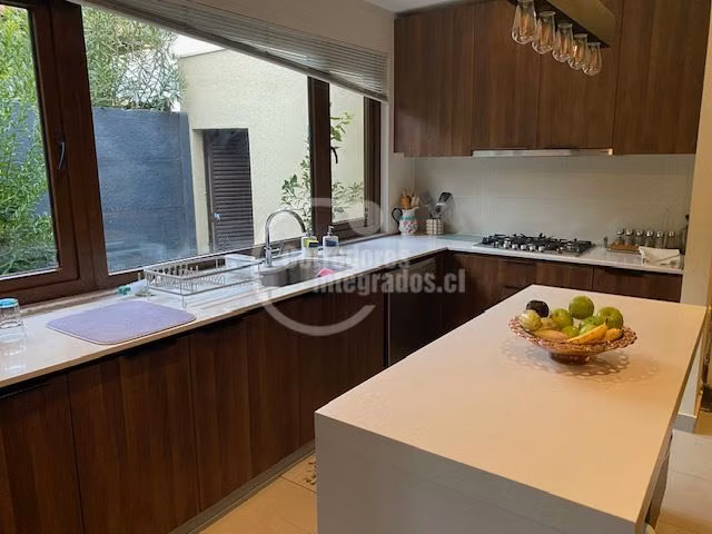 Casa en venta condominio, 4 dormitorios, Chicureo Colina