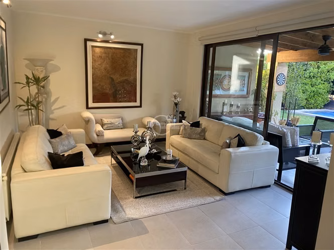 Casa en venta condominio, 4 dormitorios, Chicureo Colina