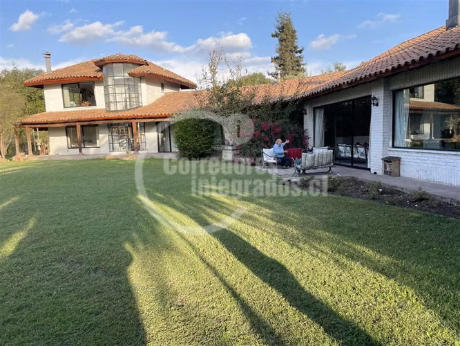 Oportunidad Casa en venta de 7 dorm. en Talagante