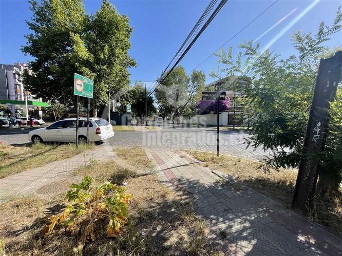Sitio en venta en Ñuñoa, se puede construir hasta 5 pisos