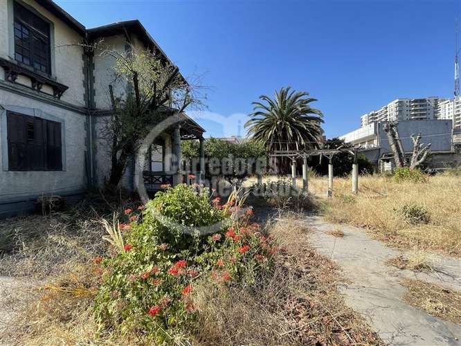 Sitio en venta en Ñuñoa, se puede construir hasta 5 pisos