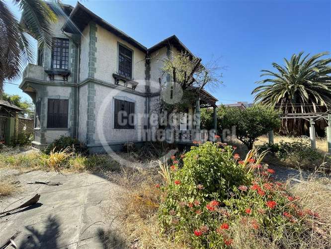 Sitio en venta en Ñuñoa, se puede construir hasta 5 pisos