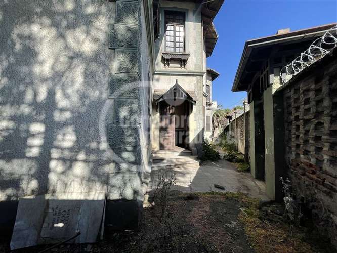 Sitio en venta en Ñuñoa, se puede construir hasta 5 pisos