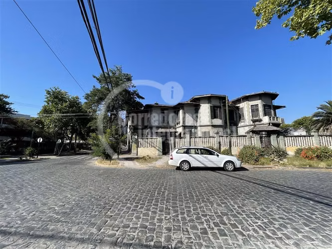 Casa en venta de 8 dorm. en Ñuñoa, para remodelar - Imagen 7