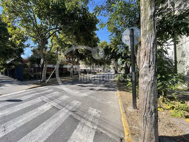 Casa en venta de 8 dorm. en Ñuñoa, para remodelar - Imagen 6