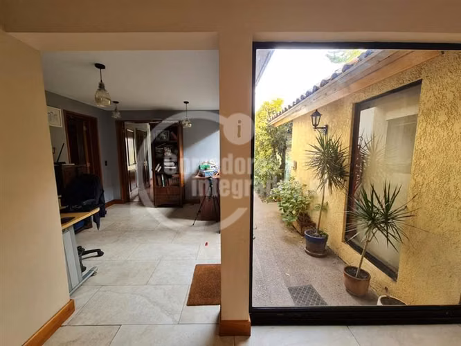 Casa en venta de 6 dorm. en Las Condes