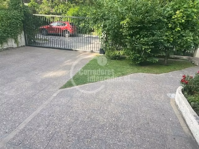 Casa en venta de 6 dorm. en Las Condes