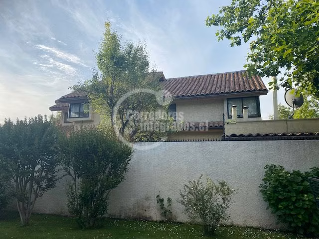 Casa en venta de 6 dorm. en Las Condes