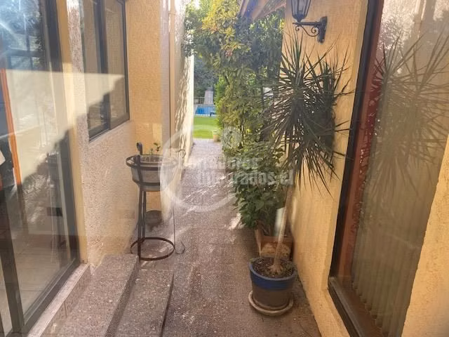 Casa en venta de 6 dorm. en Las Condes