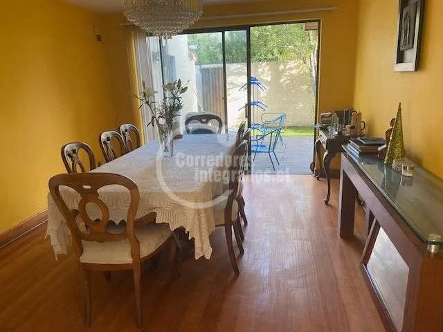 Casa en venta de 6 dorm. en Las Condes