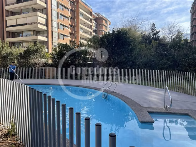 Excelente departamento en Vitacura / Espoz , piscina