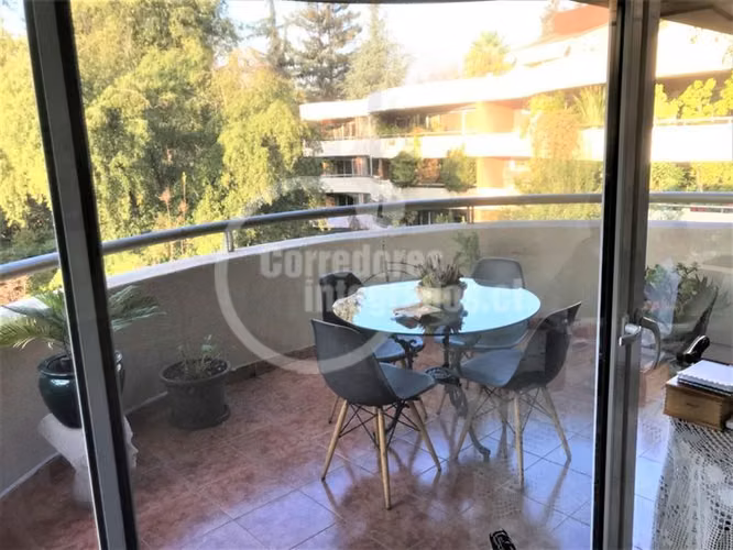 Departamento en venta de 5 dorm. en Las Condes