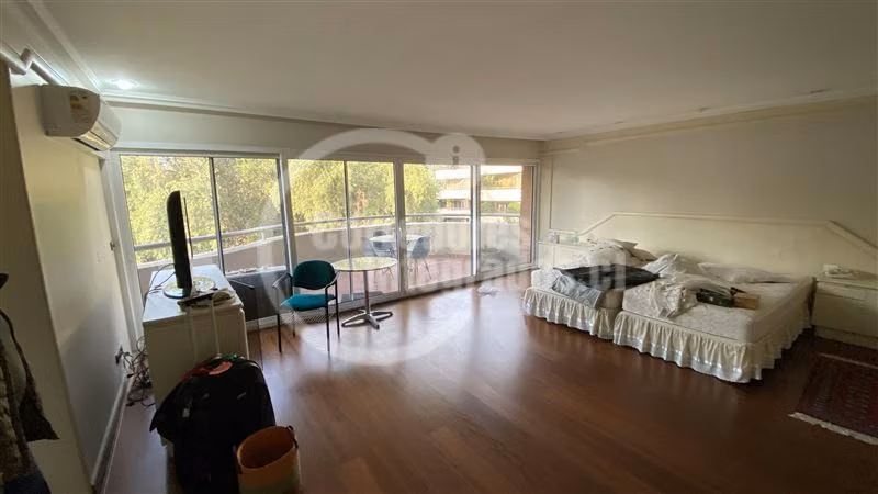 Departamento en venta de 5 dorm. en Las Condes
