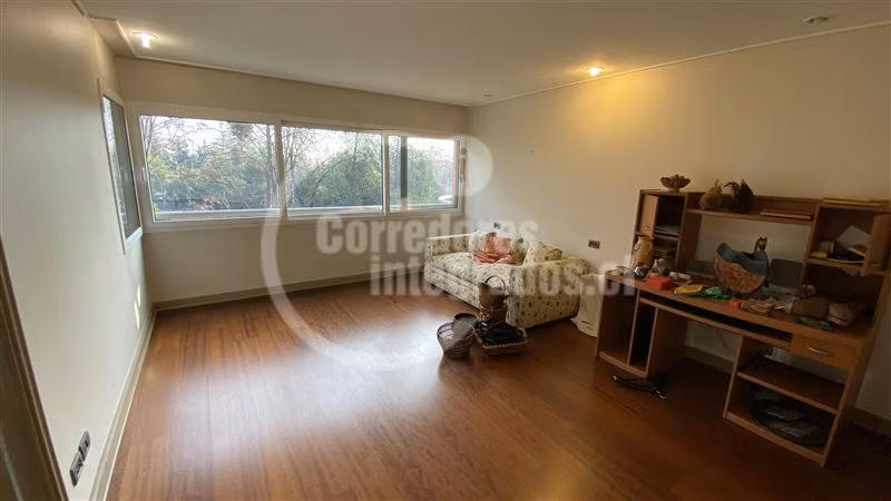 Departamento en venta de 5 dorm. en Las Condes