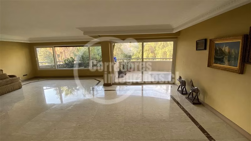 Departamento en venta de 5 dorm. en Las Condes