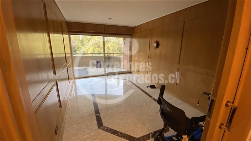 Departamento en venta de 5 dorm. en Las Condes
