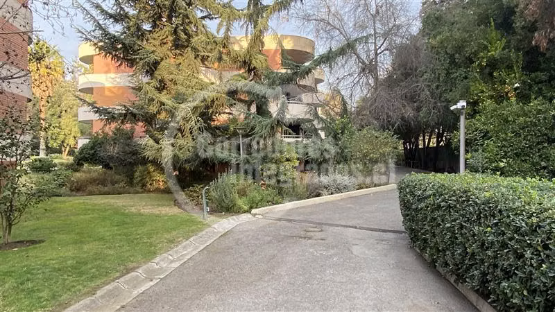 Departamento en venta de 5 dorm. en Las Condes