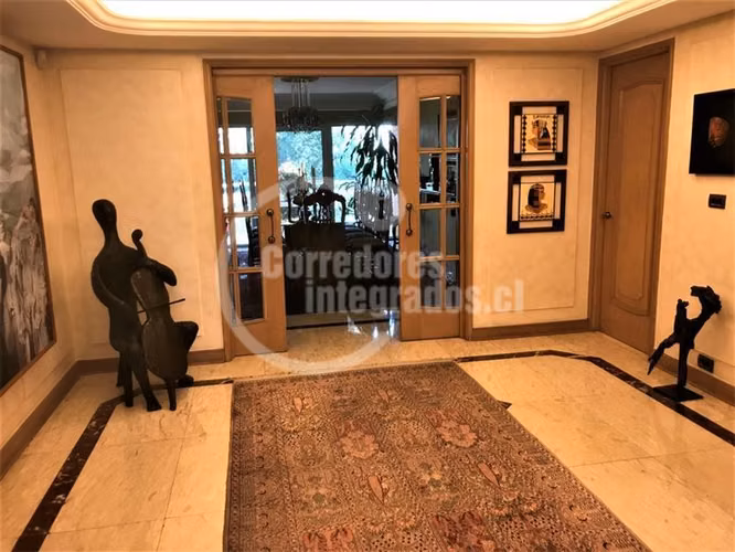 Departamento en venta de 5 dorm. en Las Condes