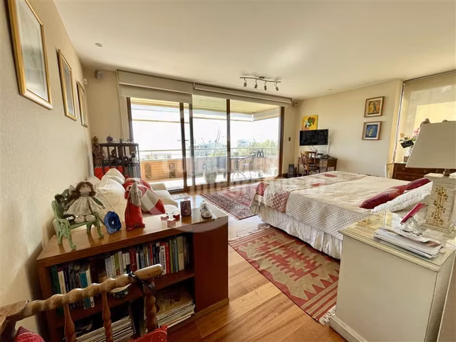 Departamento en venta de 4 dorm. en Las Condes, lindo parque
