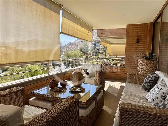Departamento en venta de 4 dorm. en Las Condes, lindo parque