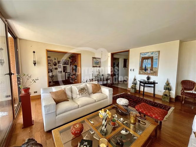 Departamento en venta de 4 dorm. en Las Condes, lindo parque