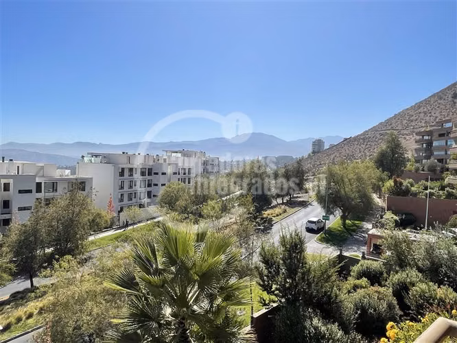 Departamento en venta de 4 dorm. en Las Condes, lindo parque