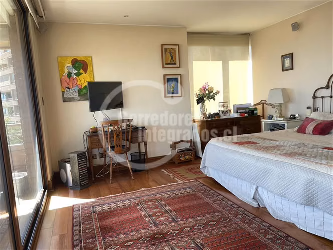 Departamento en venta de 4 dorm. en Las Condes, lindo parque