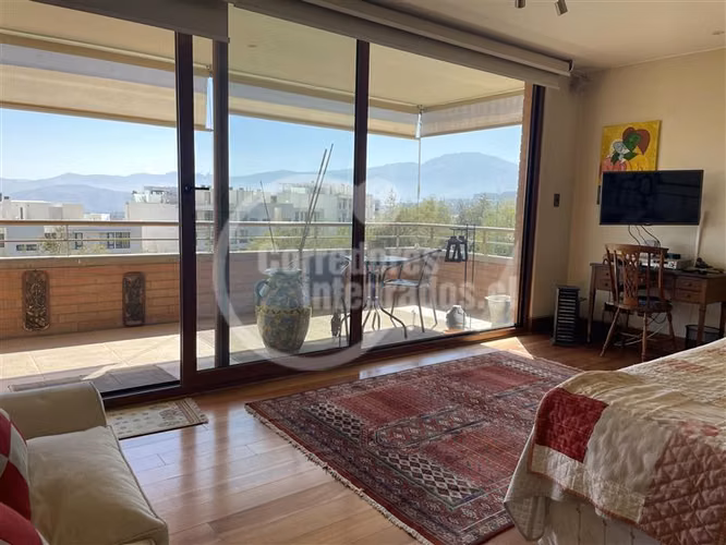 Departamento en venta de 4 dorm. en Las Condes, lindo parque