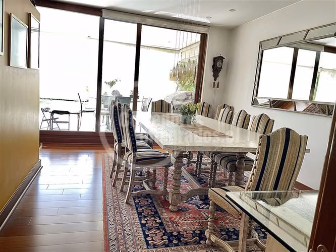 Departamento en venta de 4 dorm. en Las Condes, con jardín,