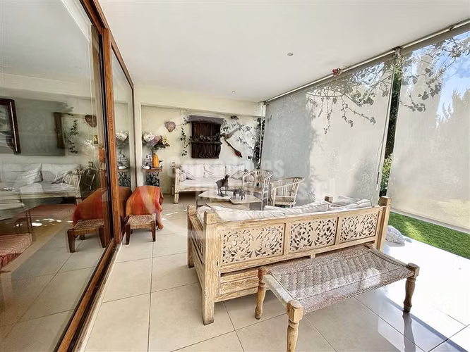 Departamento en venta de 4 dorm. en Las Condes, con jardín,