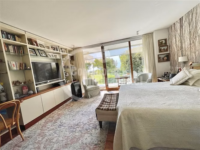 Departamento en venta de 4 dorm. en Las Condes, con jardín,