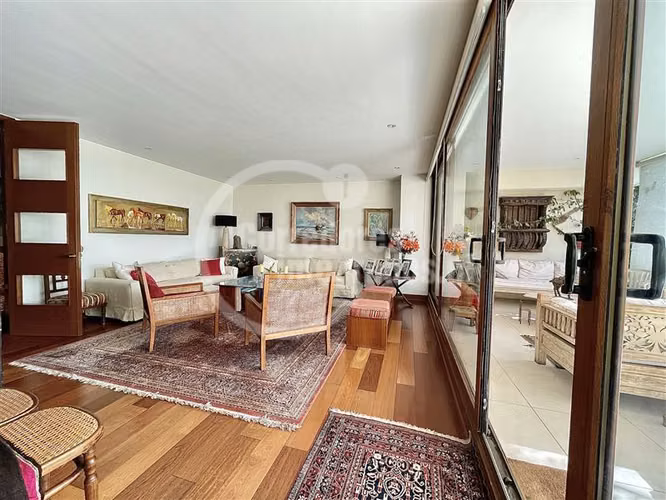 Departamento en venta de 4 dorm. en Las Condes, con jardín,