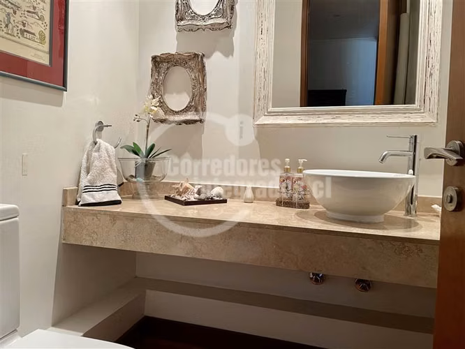 Departamento en venta de 4 dorm. en Las Condes, con jardín,