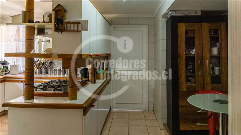 Casa en venta de 5 dorm. en Lo Barnechea
